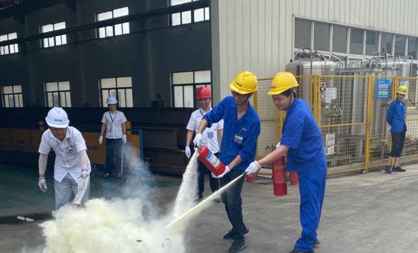 龙舟竞渡端午日 消防先行开云·电子(中国)官方网站